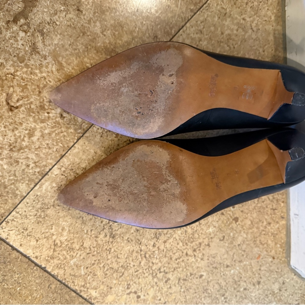 Coach Black Pointed-Toe Heels with Glossy Finish - Picture 4 of 5